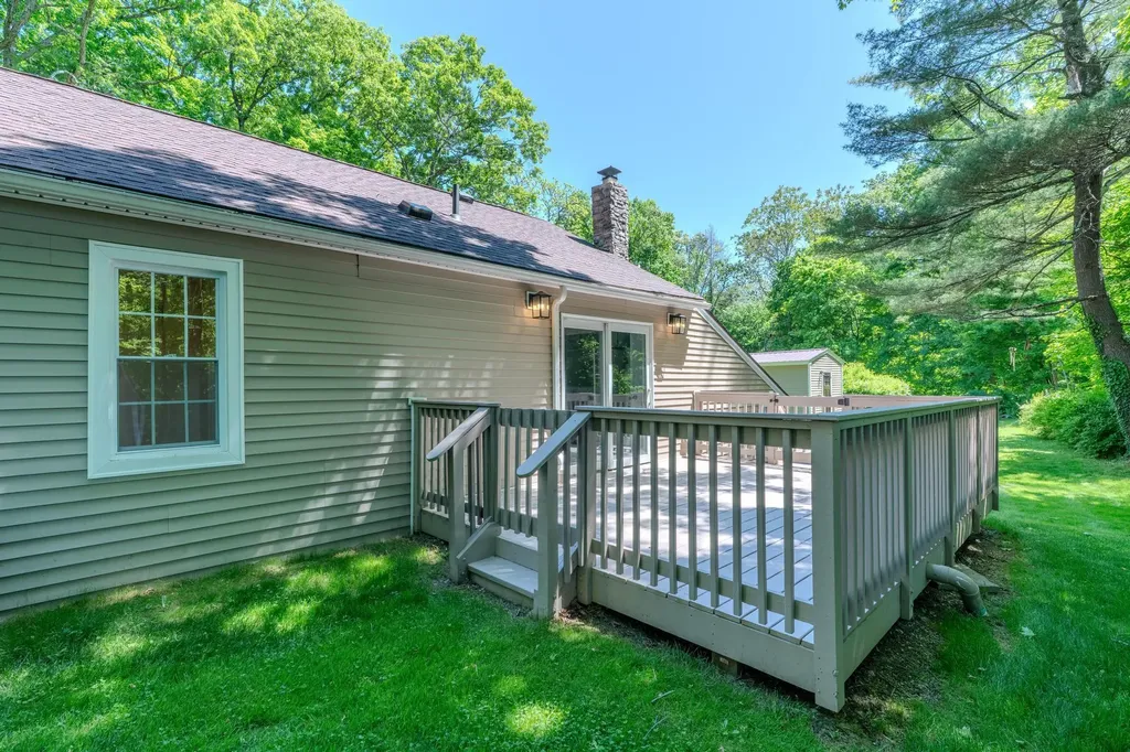 6 Knolls Road Poughkeepsie NY 12601