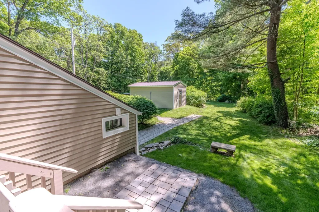 6 Knolls Road Poughkeepsie NY 12601