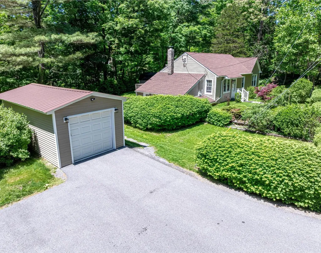 6 Knolls Road Poughkeepsie NY 12601