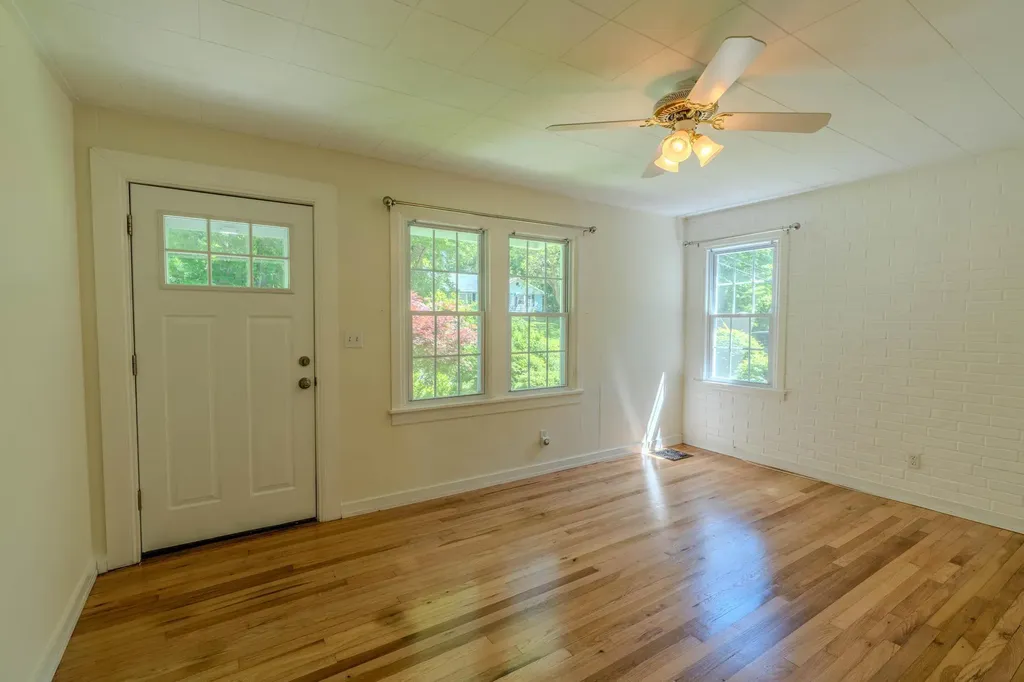 6 Knolls Road Poughkeepsie NY 12601