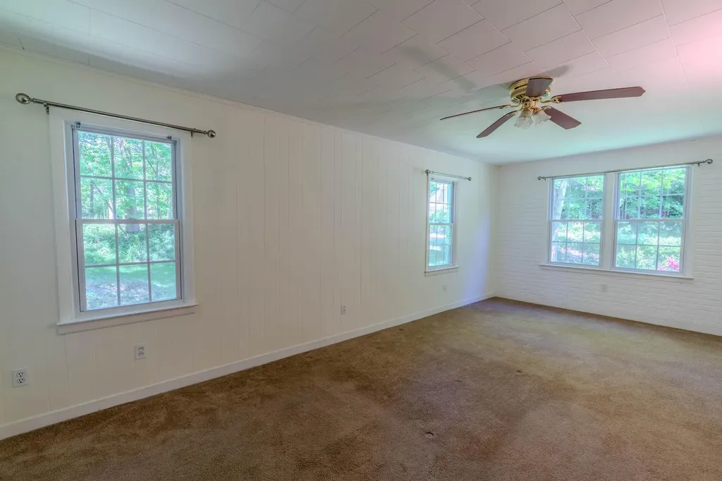 6 Knolls Road Poughkeepsie NY 12601