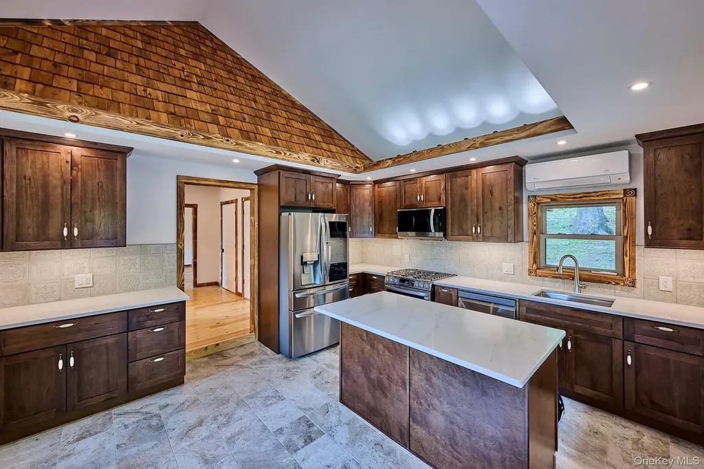 608 High Road Glen Spey NY 12737