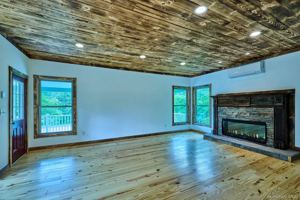 608 High Road Glen Spey NY 12737