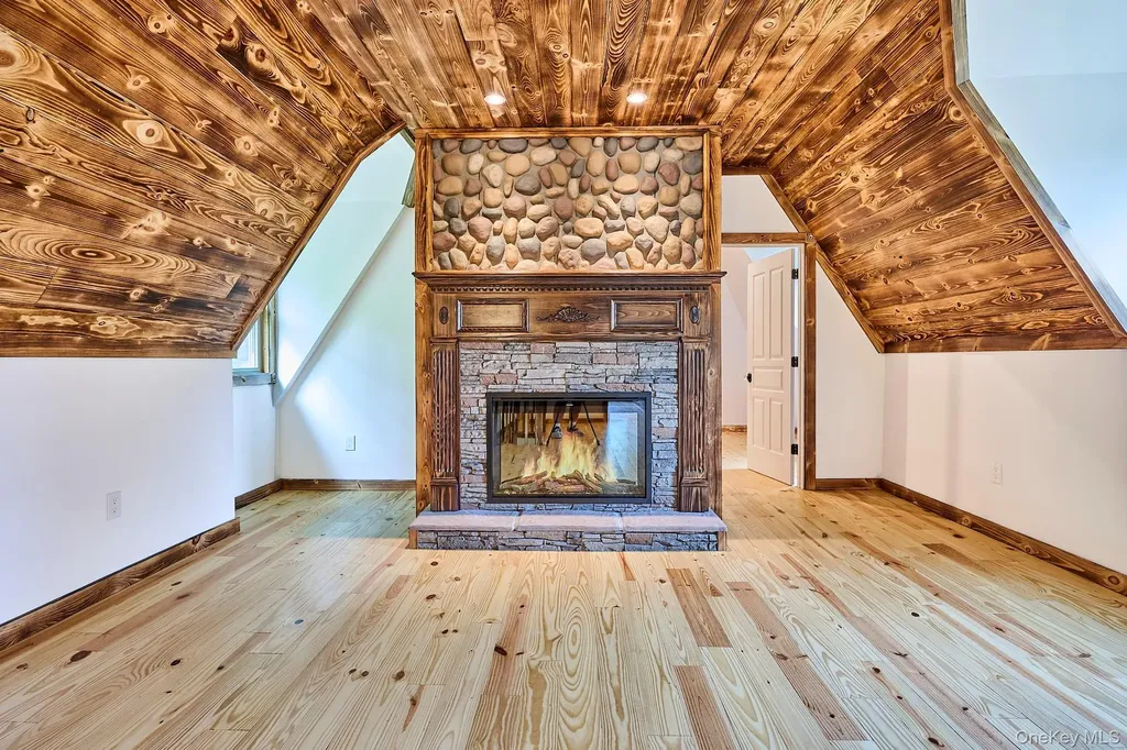 608 High Road Glen Spey NY 12737