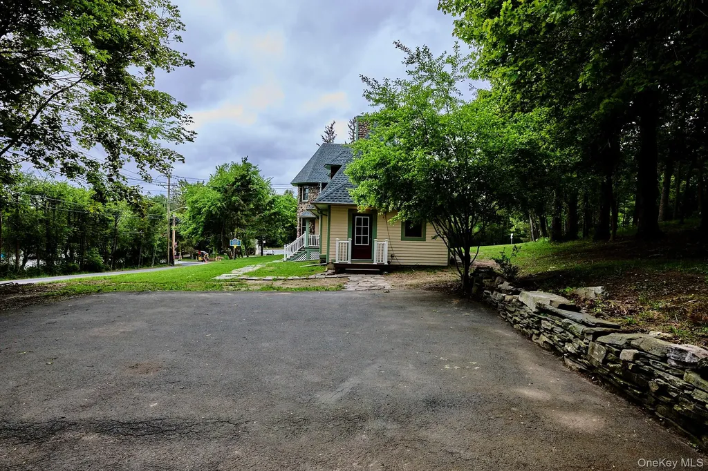 608 High Road Glen Spey NY 12737