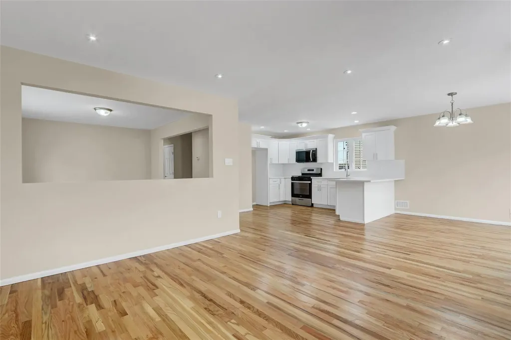 103 Savo Loop Staten Island NY 10309