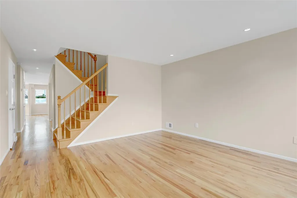 103 Savo Loop Staten Island NY 10309