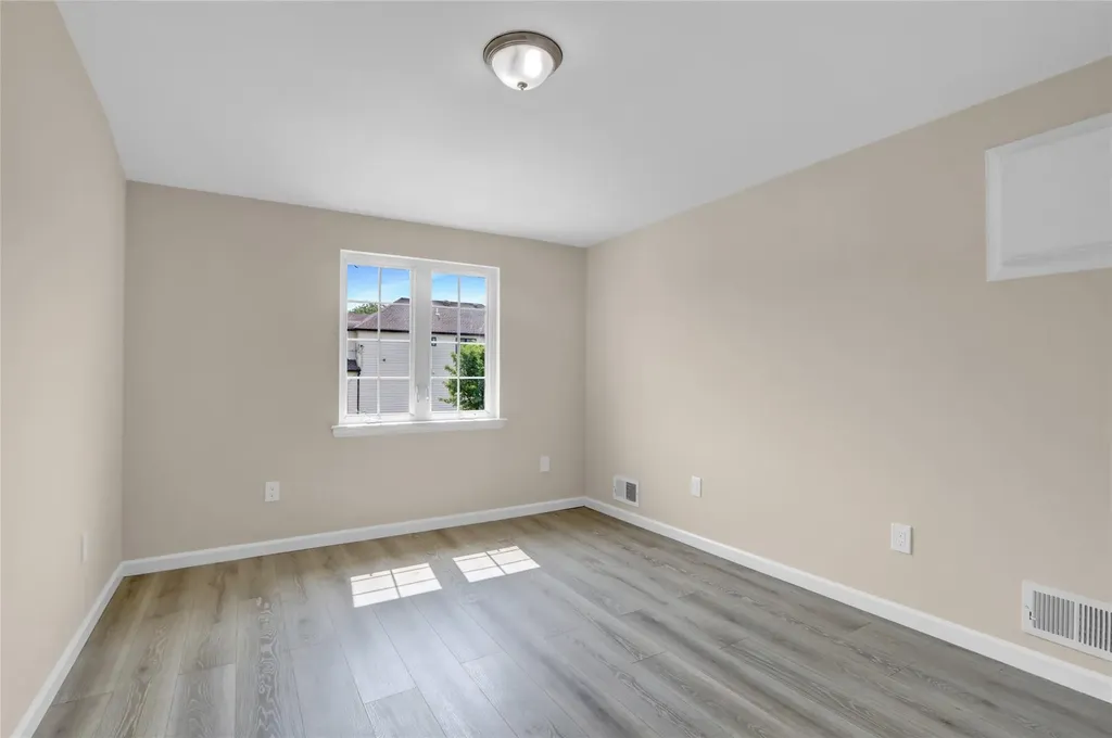 103 Savo Loop Staten Island NY 10309