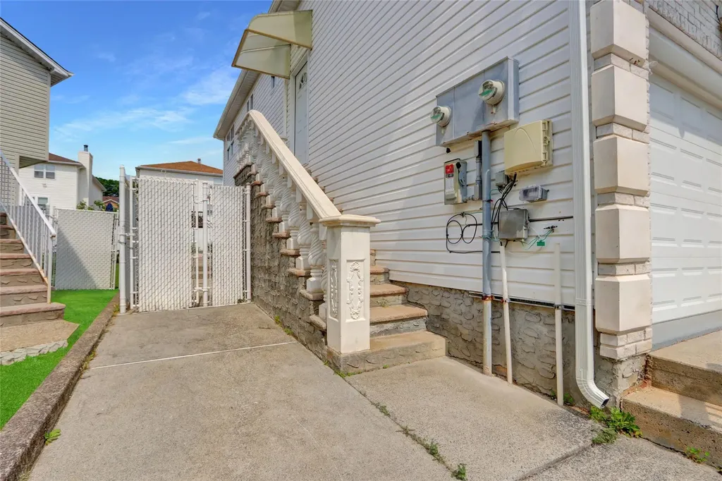 103 Savo Loop Staten Island NY 10309