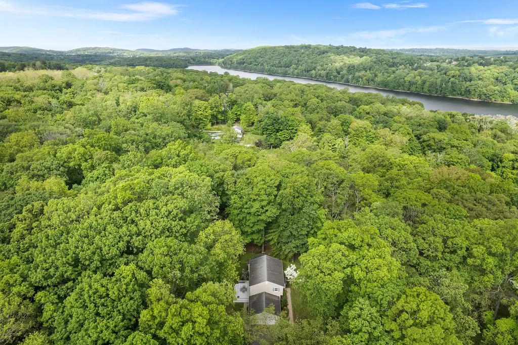 10 Catherine Place Katonah NY 10536