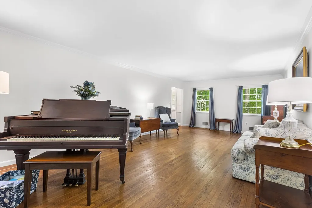10 Catherine Place Katonah NY 10536
