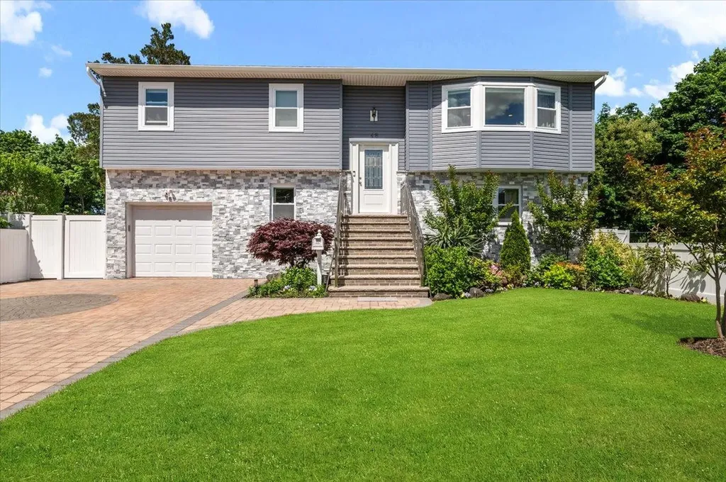 48 Floral Avenue Bethpage NY 11714