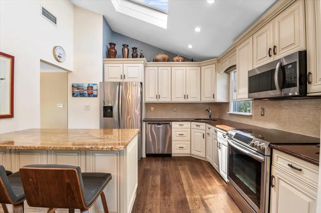 48 Floral Avenue Bethpage NY 11714