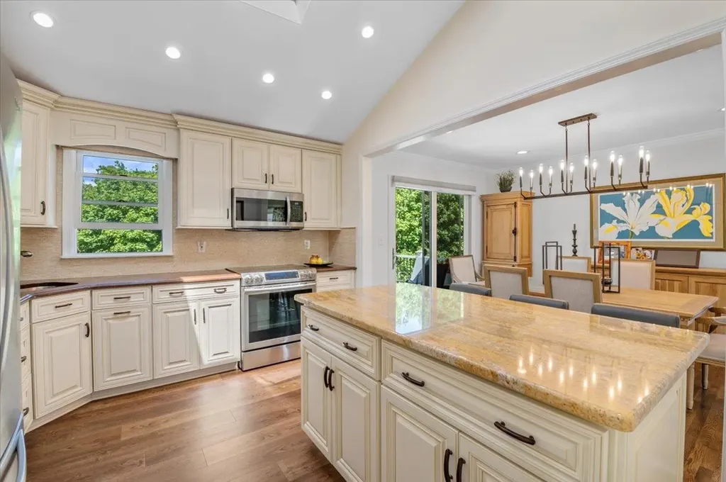 48 Floral Avenue Bethpage NY 11714
