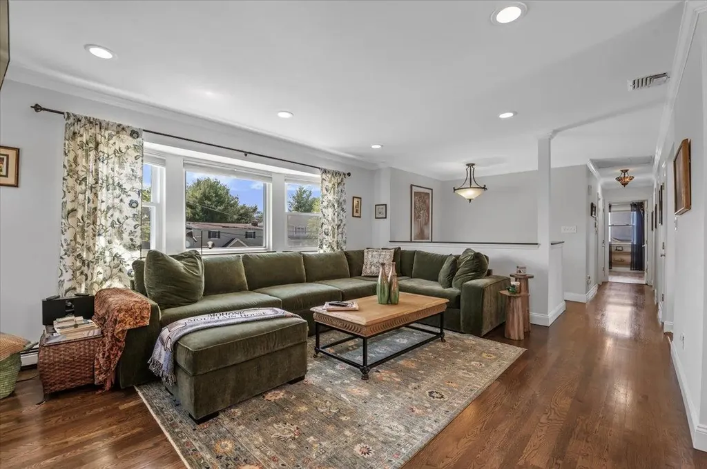 48 Floral Avenue Bethpage NY 11714