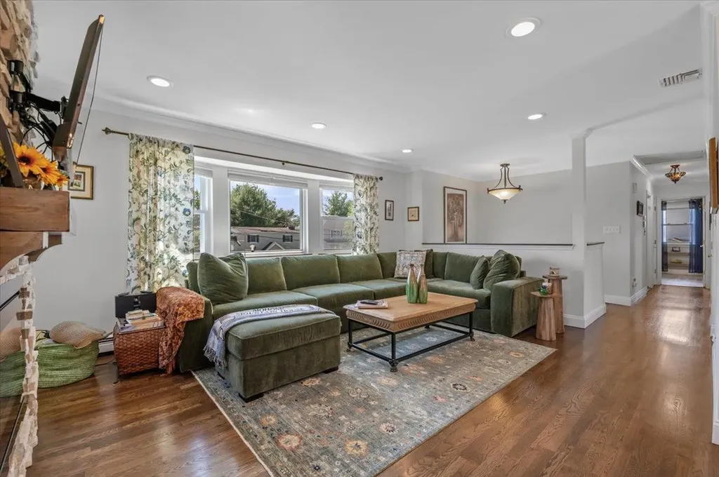 48 Floral Avenue Bethpage NY 11714