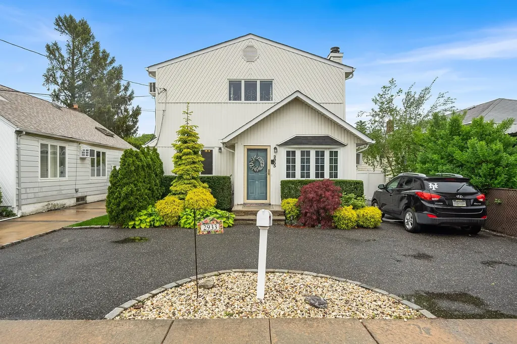 2933 Marlborough Road Oceanside NY 11572
