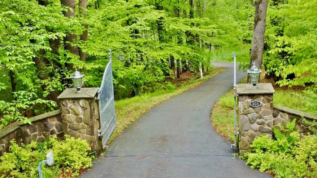 935 Starlight Road Monticello NY 12701