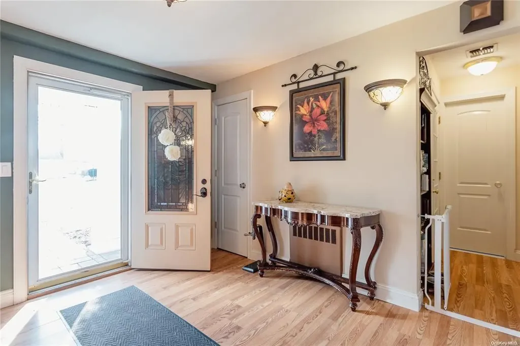 47 Myson Street West Islip NY 11795