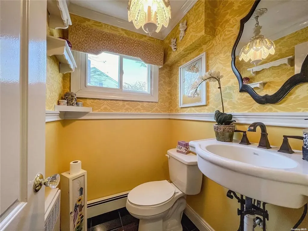 47 Myson Street West Islip NY 11795