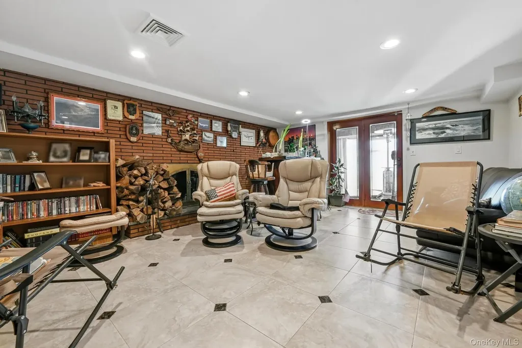 3 Chapin Farmingdale NY 11735