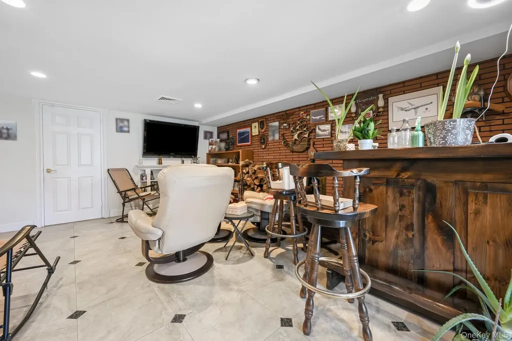 3 Chapin Farmingdale NY 11735