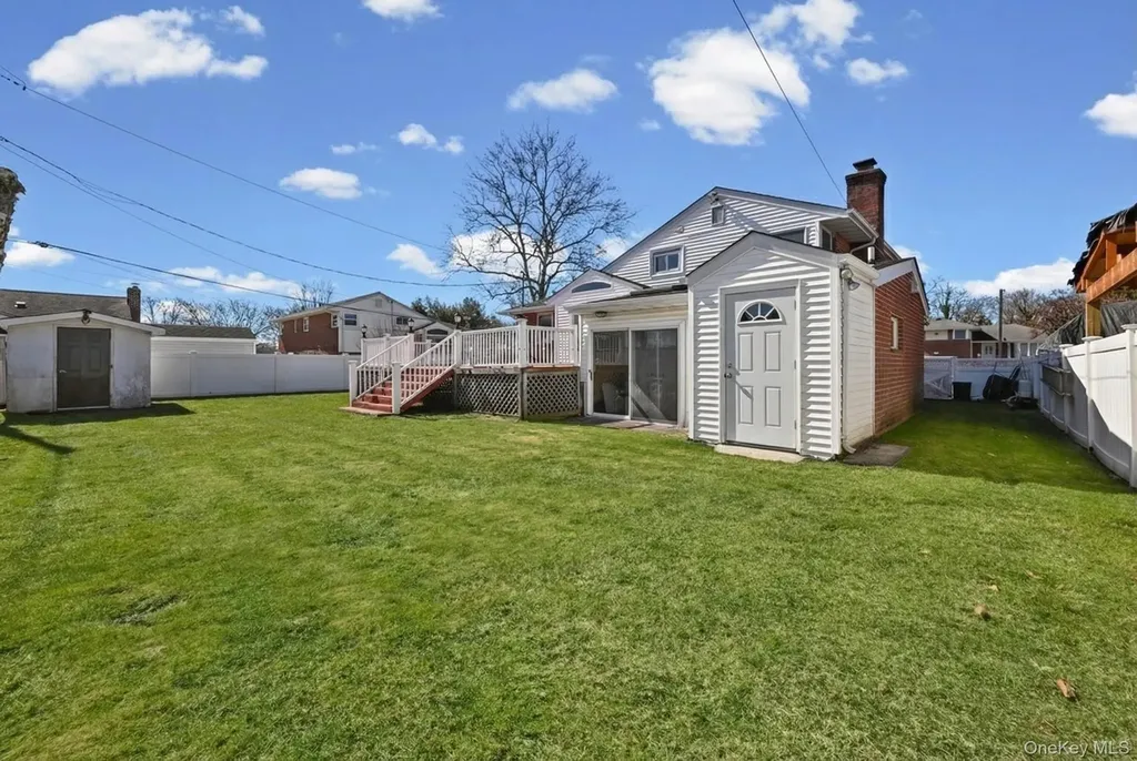 3 Chapin Farmingdale NY 11735