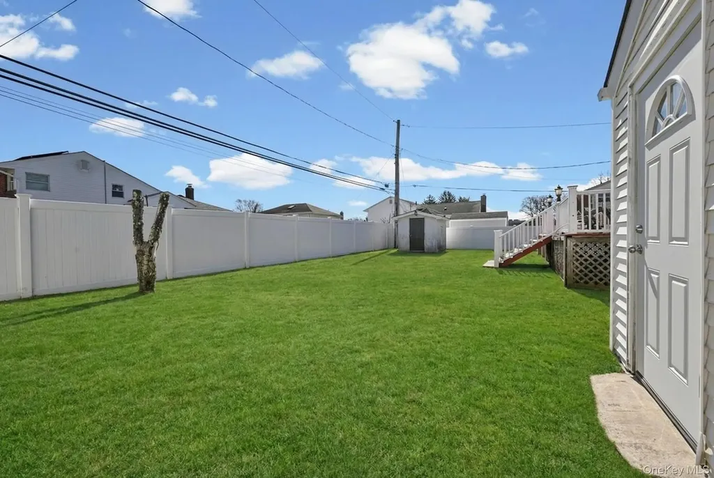 3 Chapin Farmingdale NY 11735
