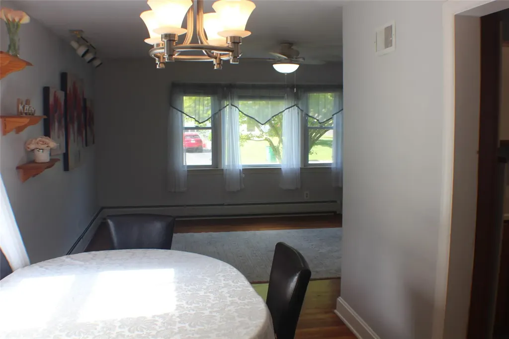 17 Morgan Circle Hyde Park NY 12538