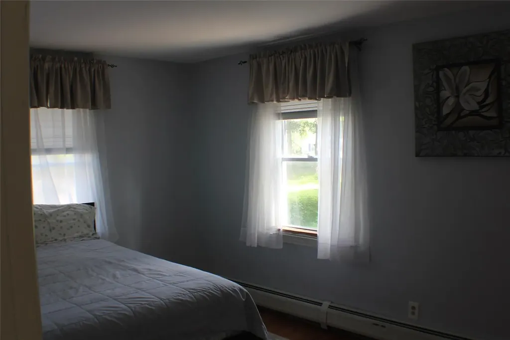 17 Morgan Circle Hyde Park NY 12538