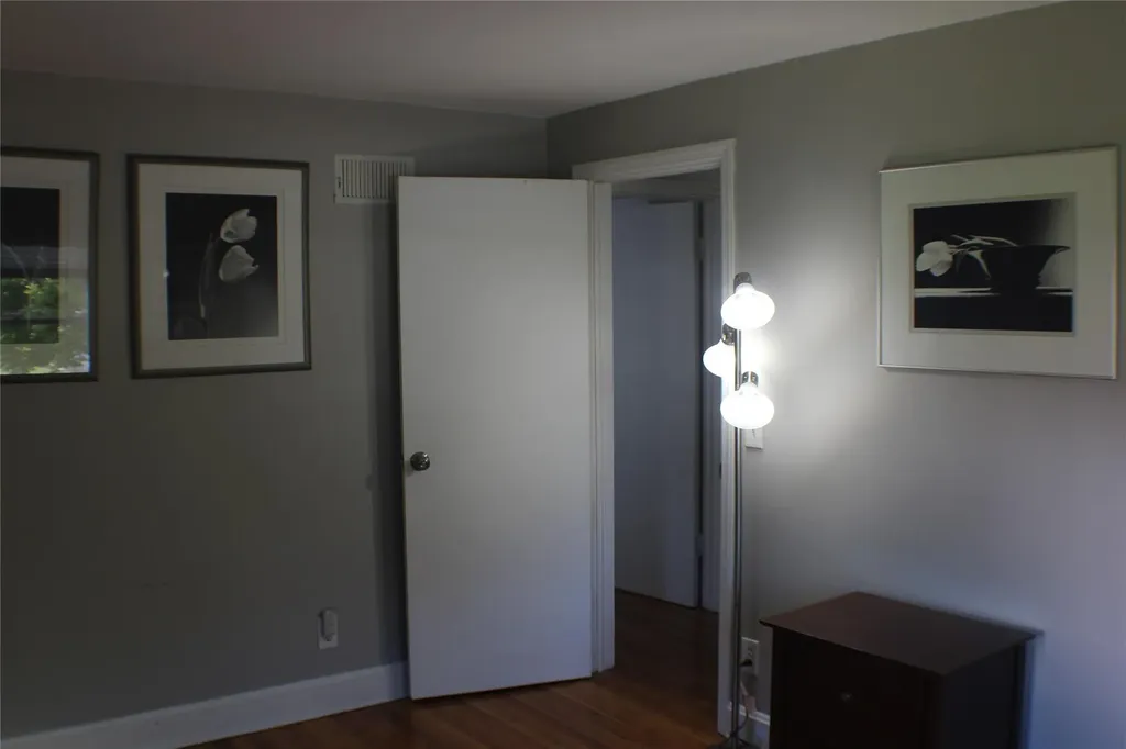 17 Morgan Circle Hyde Park NY 12538
