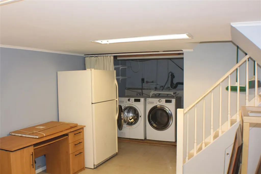 17 Morgan Circle Hyde Park NY 12538