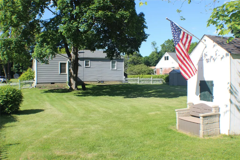 17 Morgan Circle Hyde Park NY 12538
