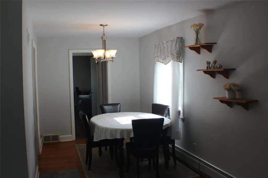 17 Morgan Circle Hyde Park NY 12538