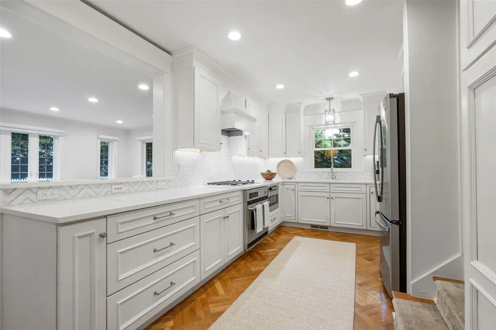 489 Manor Lane Pelham NY 10803