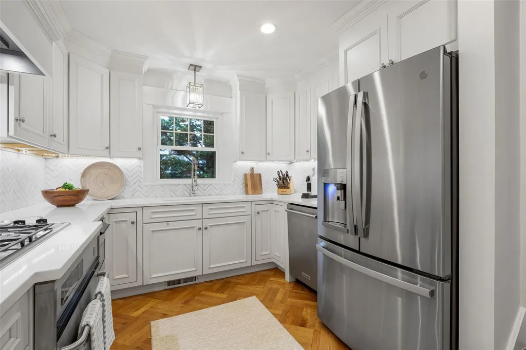 489 Manor Lane Pelham NY 10803