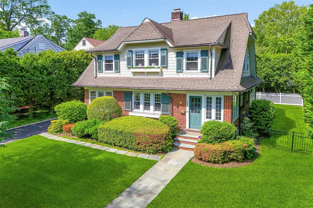 489 Manor Lane Pelham NY 10803