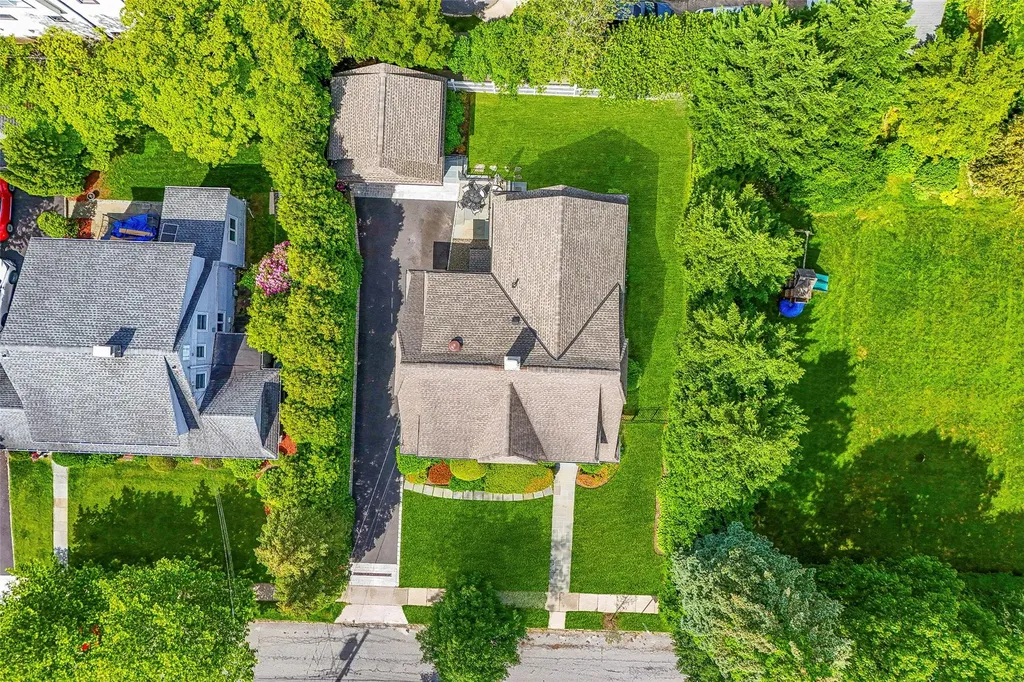 489 Manor Lane Pelham NY 10803