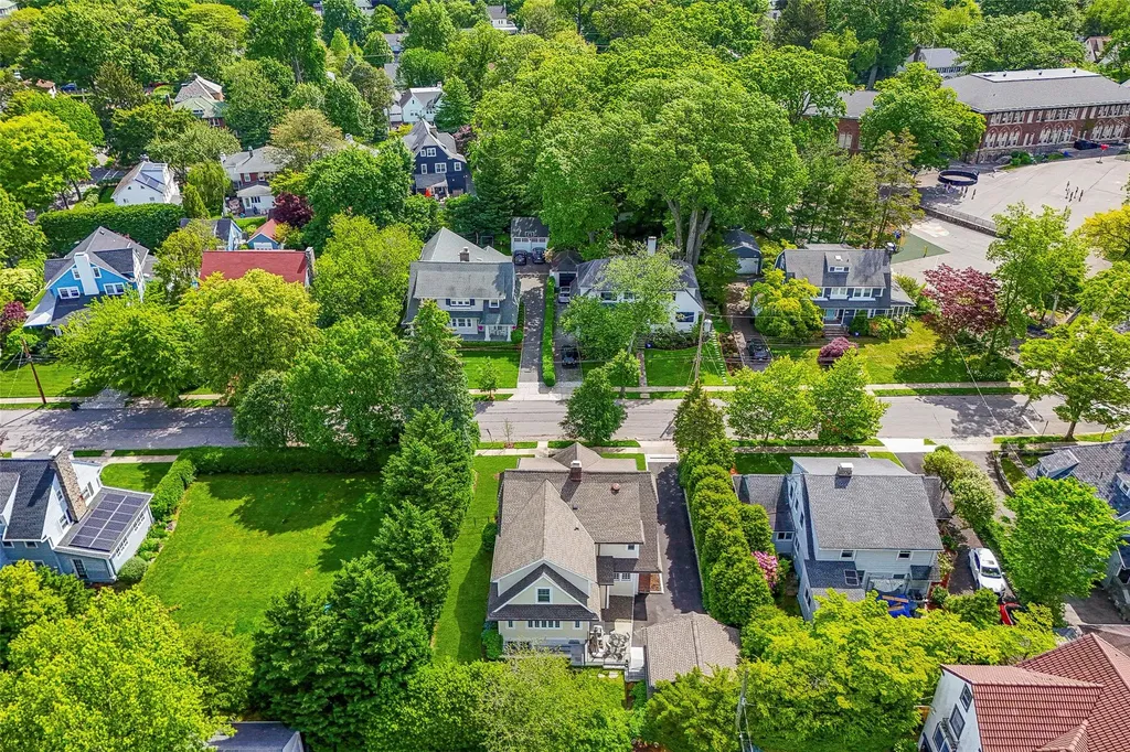 489 Manor Lane Pelham NY 10803
