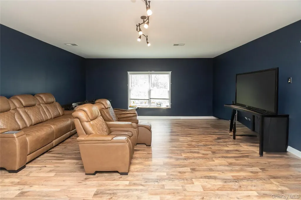 38 Panorama Drive New Windsor NY 12553