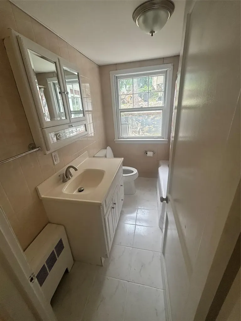 18 Hastings Lane Stony Point NY 10980