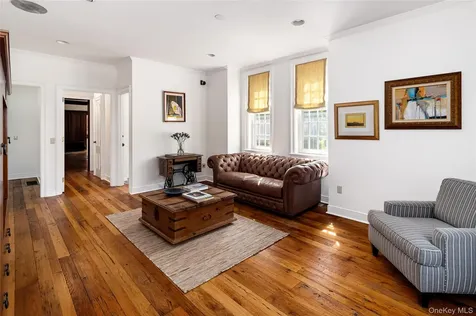 560 Grand Avenue Balmville NY 12550