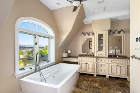 560 Grand Avenue Balmville NY 12550
