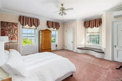 560 Grand Avenue Balmville NY 12550