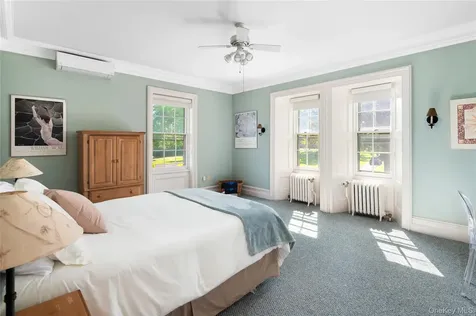560 Grand Avenue Balmville NY 12550