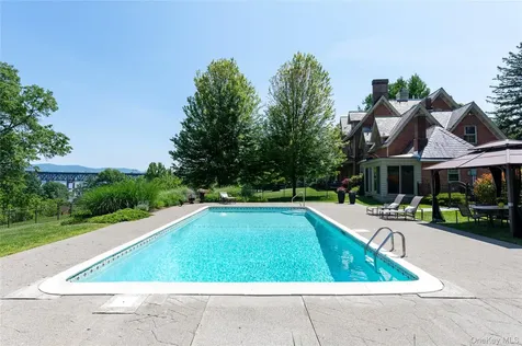 560 Grand Avenue Balmville NY 12550