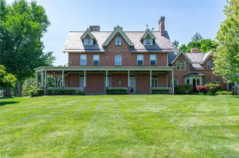 560 Grand Avenue Balmville NY 12550