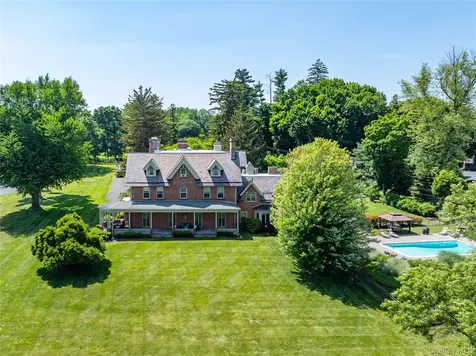 560 Grand Avenue Balmville NY 12550
