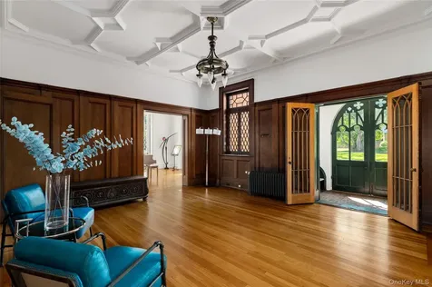 560 Grand Avenue Balmville NY 12550