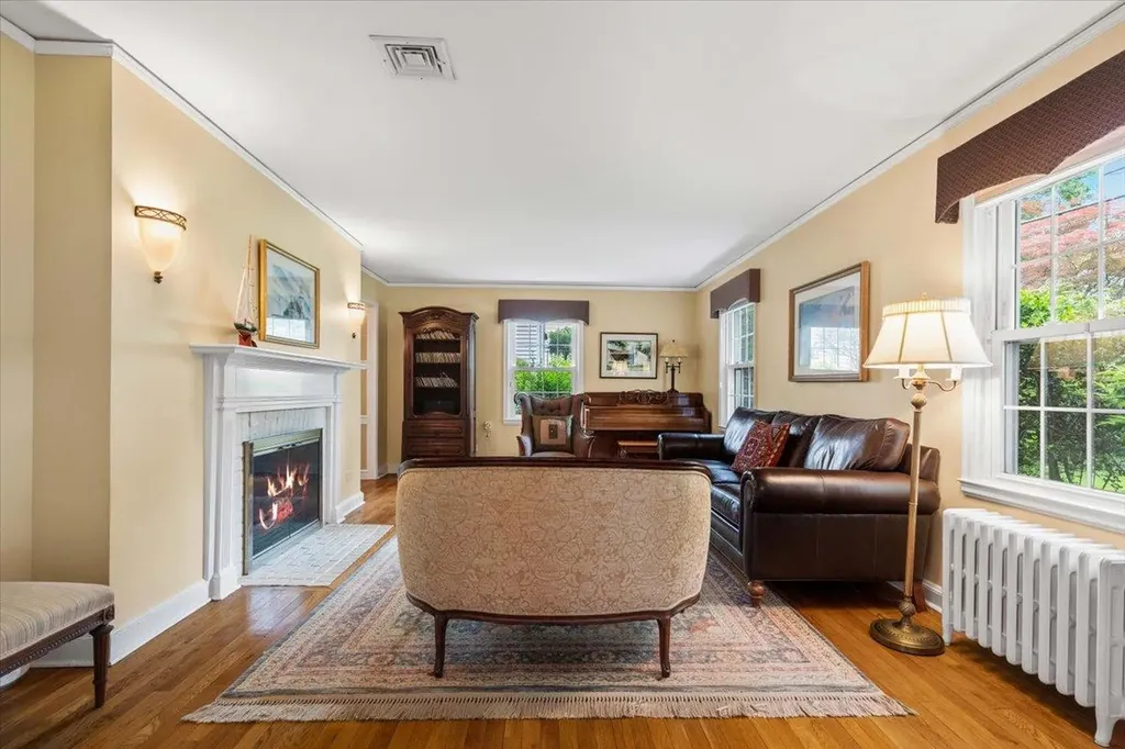 94 Sprague Road Scarsdale NY 10583